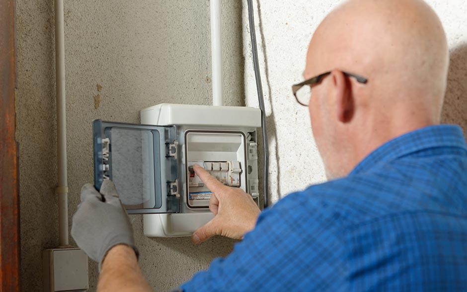besoin d'un électricien Condé-sur-Vesgre